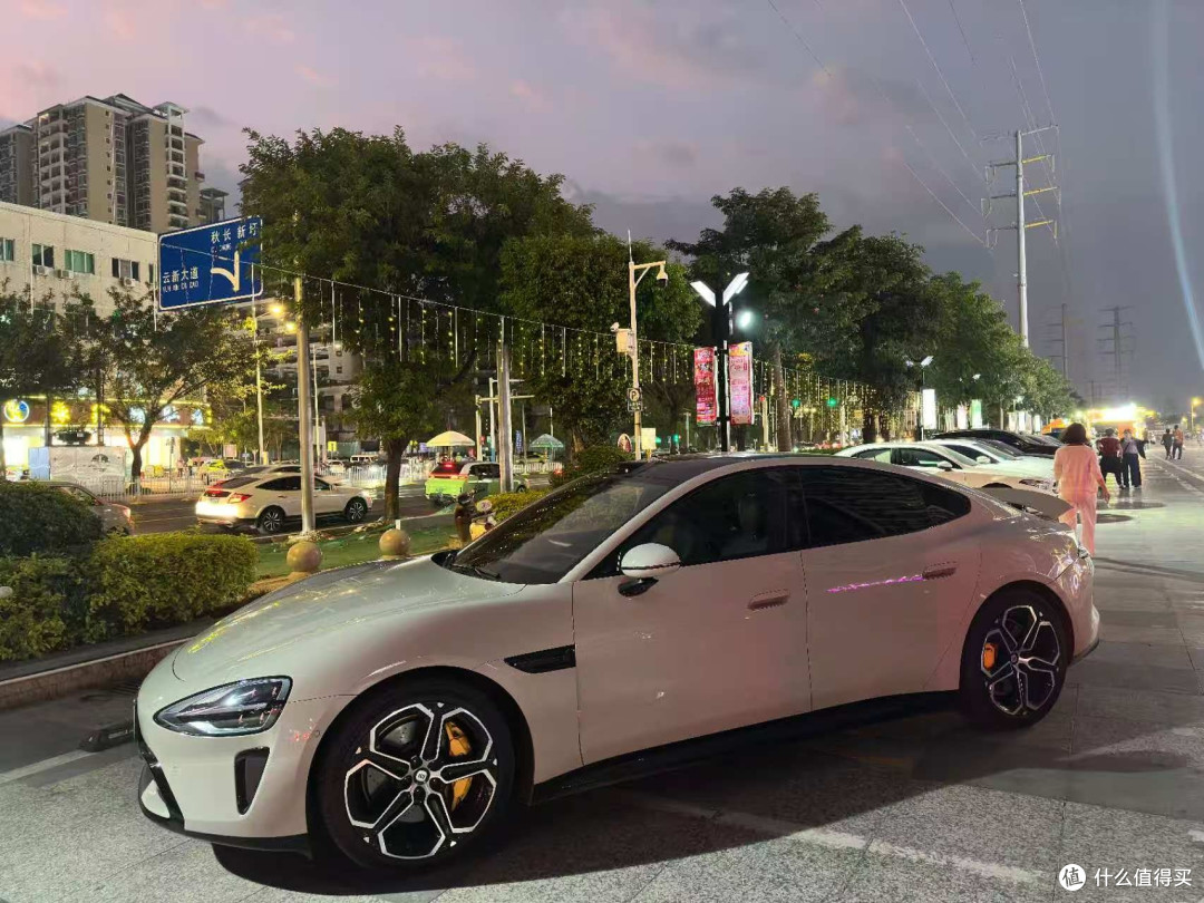 小米SU7年轻一代的新宠
