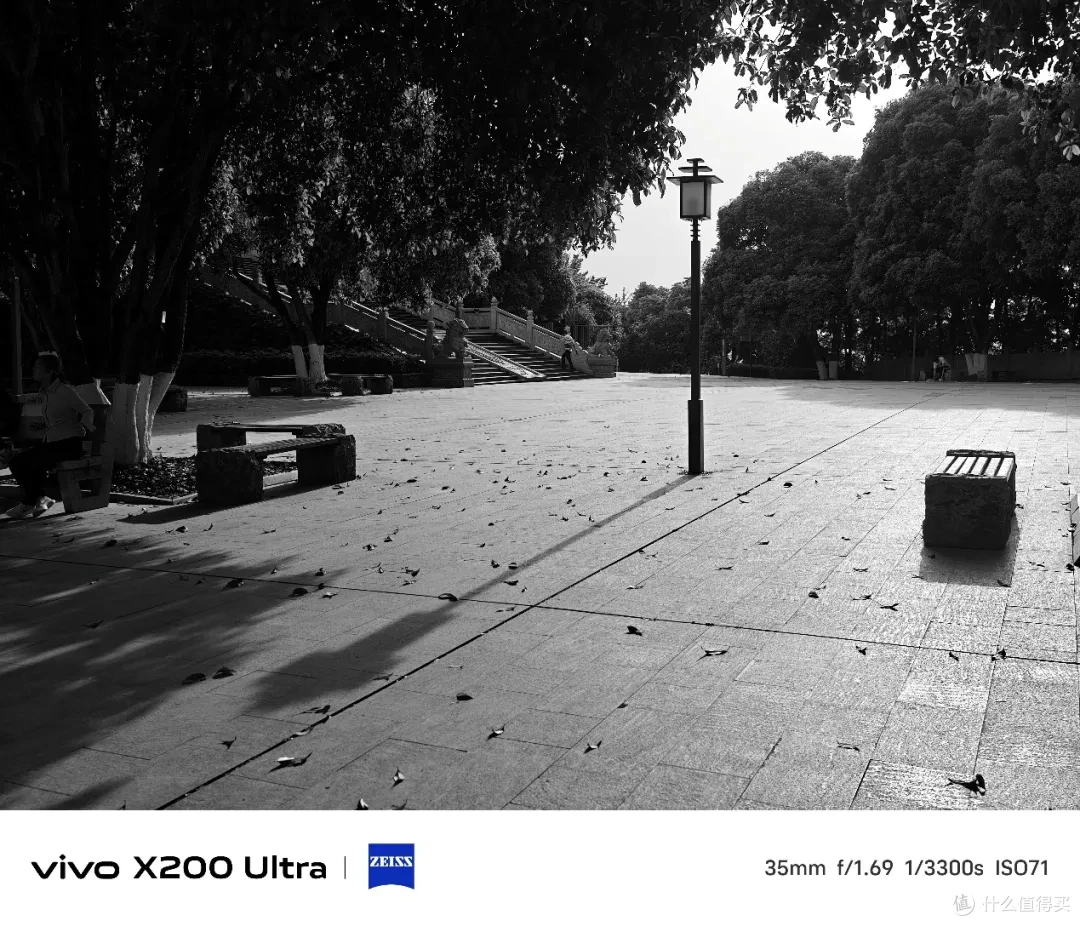 vivo X200 Ultra测评:蔡司三主摄+增距镜,效果究竟有多离谱?