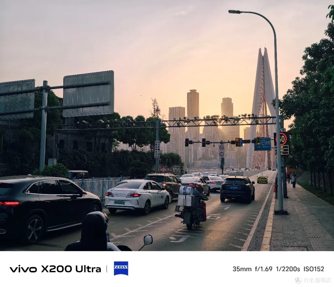 vivo X200 Ultra测评:蔡司三主摄+增距镜,效果究竟有多离谱?