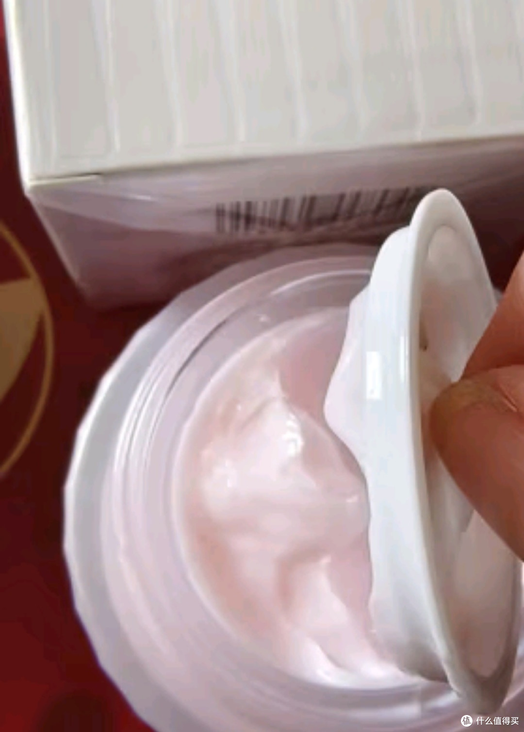 珀莱雅紧致肌密水乳，焕启年轻“肌”密