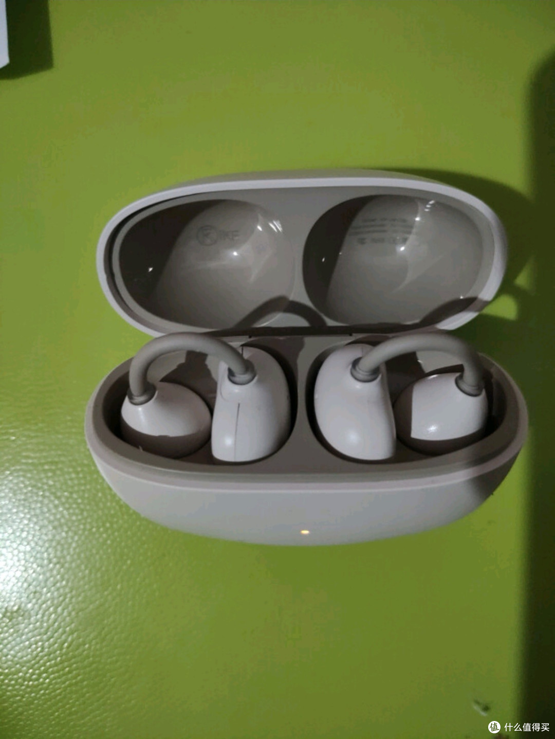 iKF Air Clip艺术版蓝牙耳机：以独特之姿，引领运动音乐新风尚