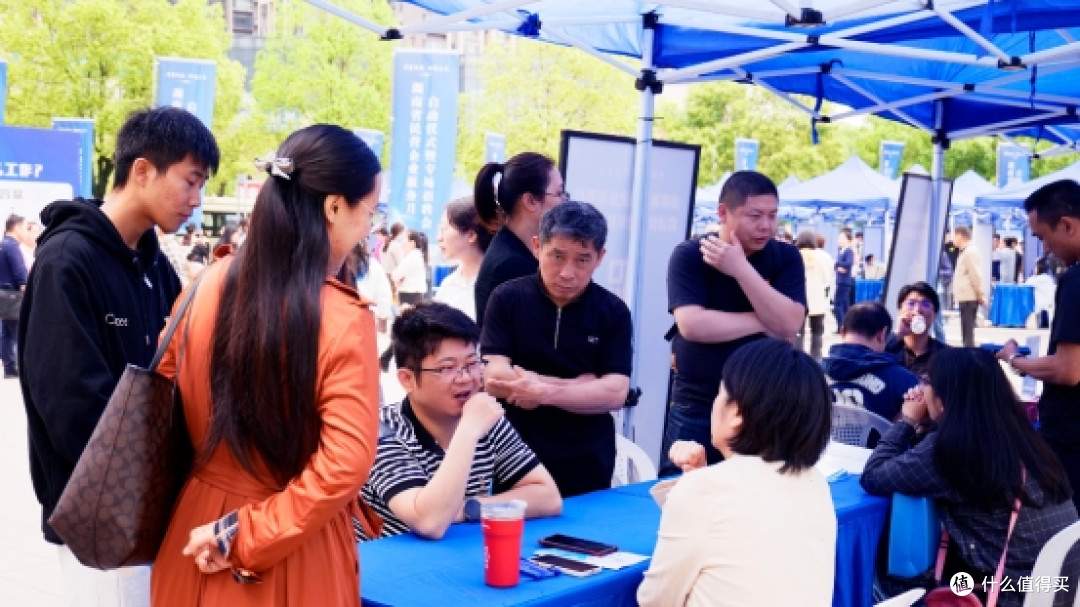 长沙屿春季招聘 | 湖南省民营企业服务月启动,千场招聘促就业