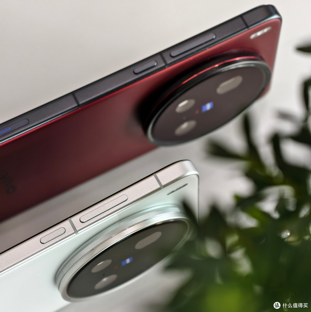 VIVO X200S 对比OPPO Find X8S,两个系列各有哪些优劣与特点!