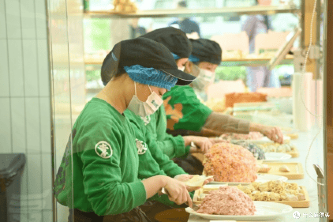 袁记云饺再树行业服务标杆，袁亮宏引领餐饮消费新生态