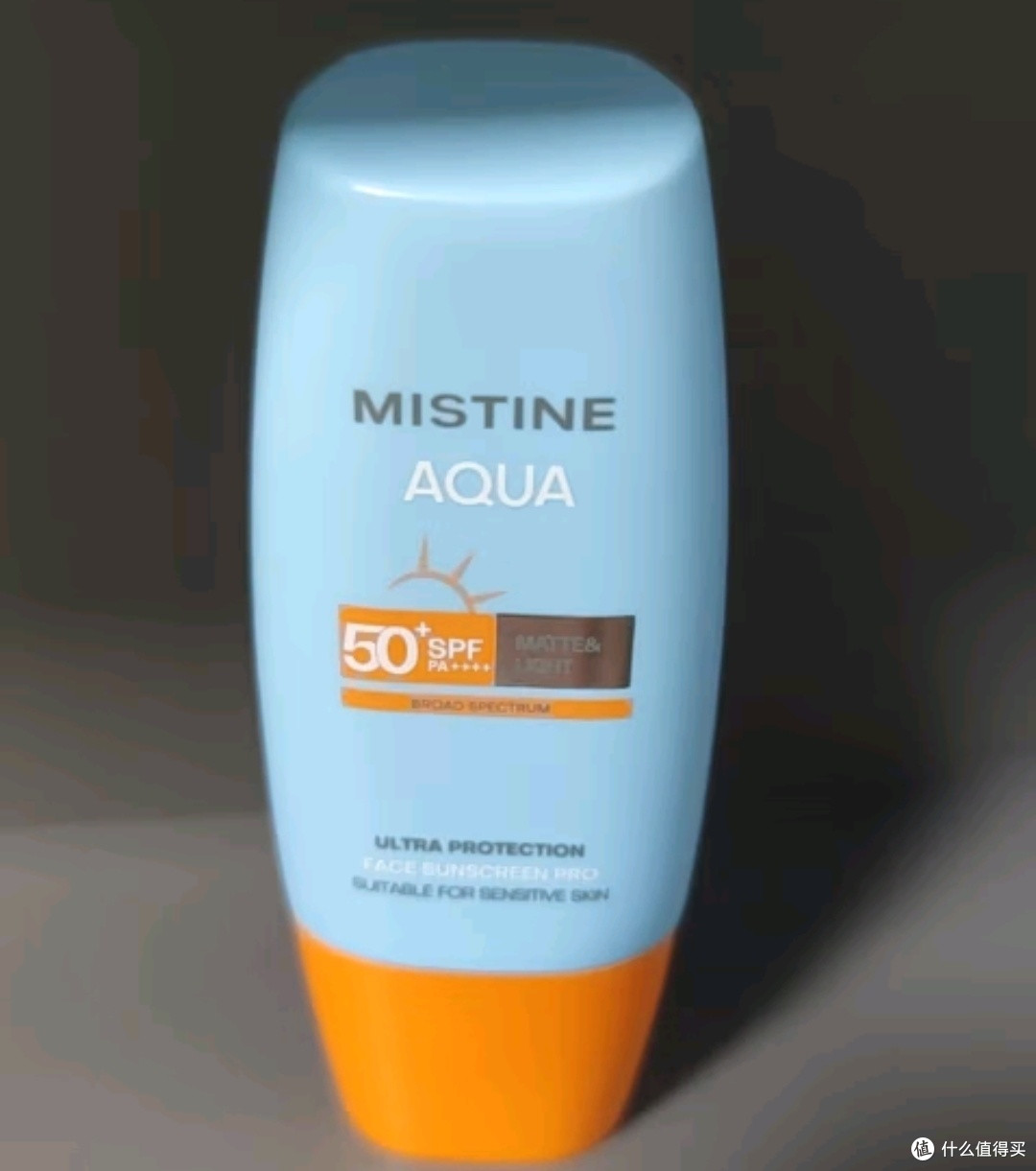 夏季防晒指南:Mistine蜜丝婷小黄帽防晒霜,守护你的夏日美肌!