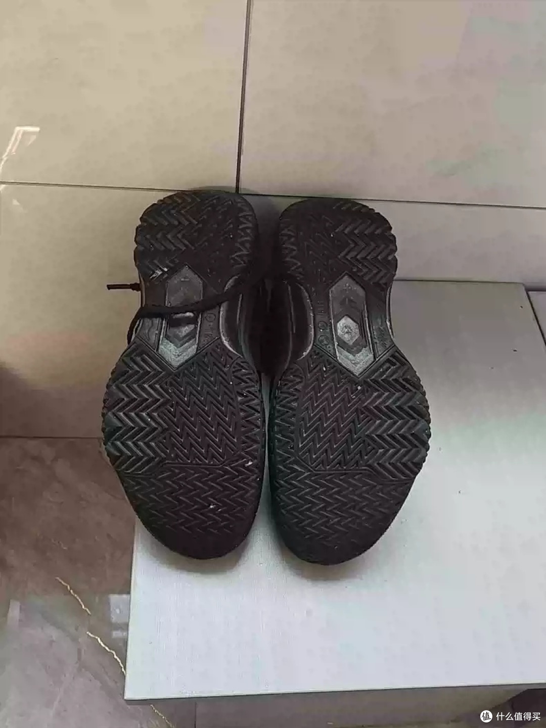李宁桀骜低帮篮球鞋：实战利器，性能与颜值兼备