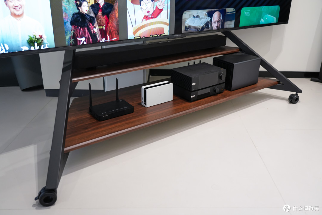 2025年电视咋选?HVA+低反屏技术分析丨雷鸟鹤7 Pro25款98吋体验