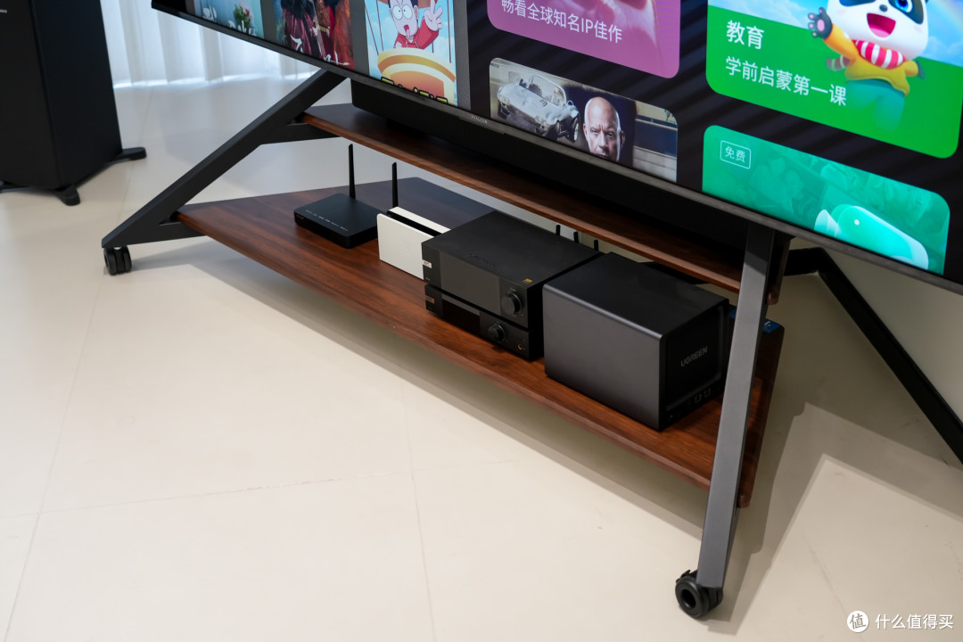 2025年电视咋选?HVA+低反屏技术分析丨雷鸟鹤7 Pro25款98吋体验