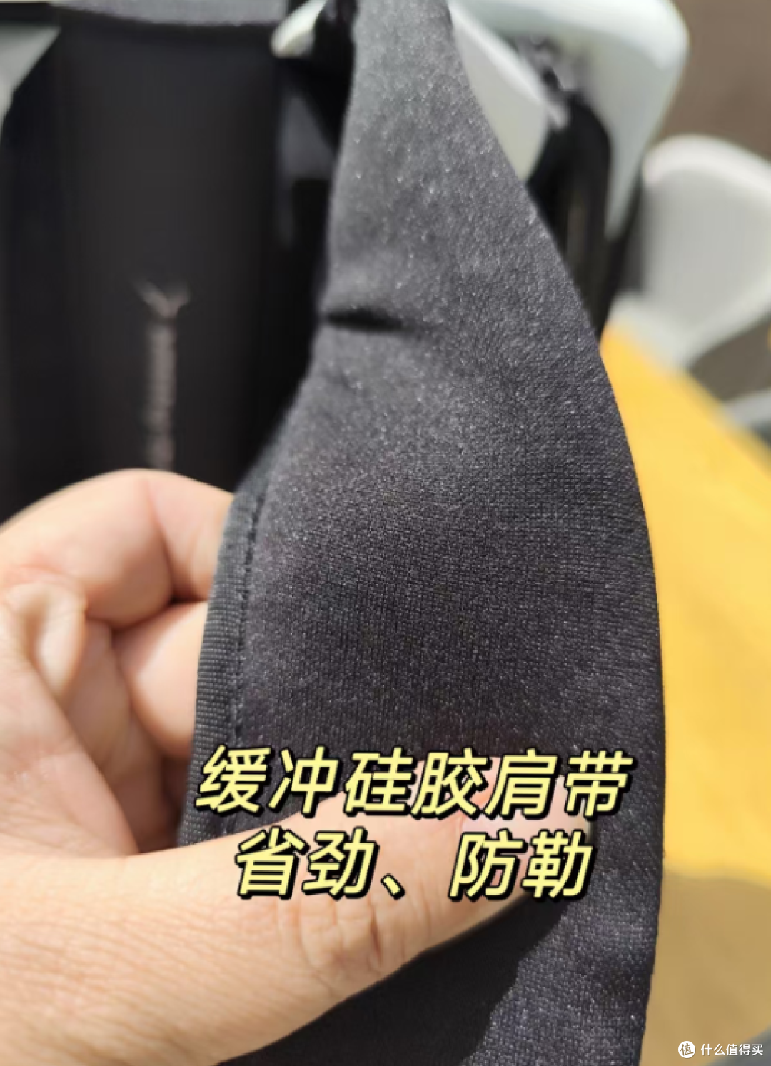 打工人刚需！一个电脑双肩包，让你带娃 + 搬砖两不误