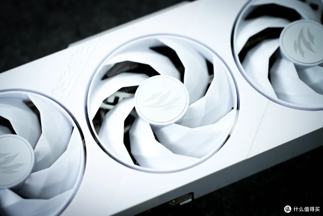 3699入手!50系最新甜品卡——影驰RTX 5060 Ti 圣刃MAX OC上手