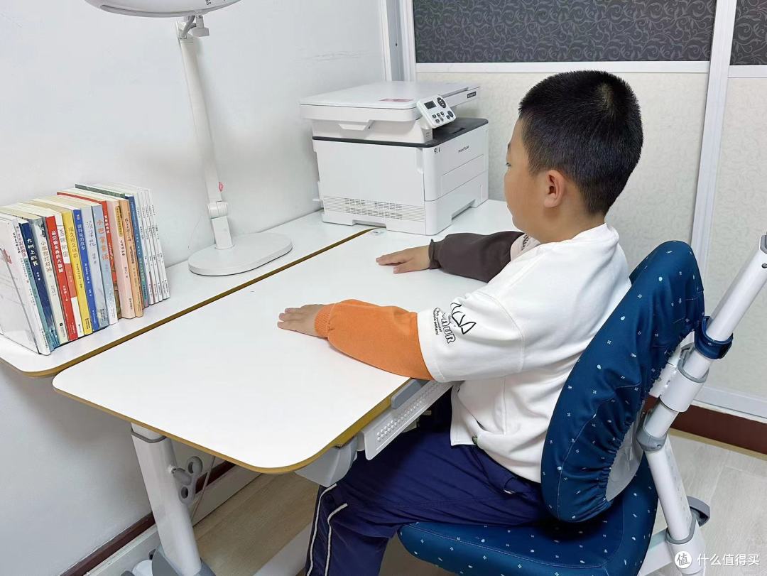 护眼护脊真香警告!娃的学习生活好伙伴,大将作儿童成长桌椅分享