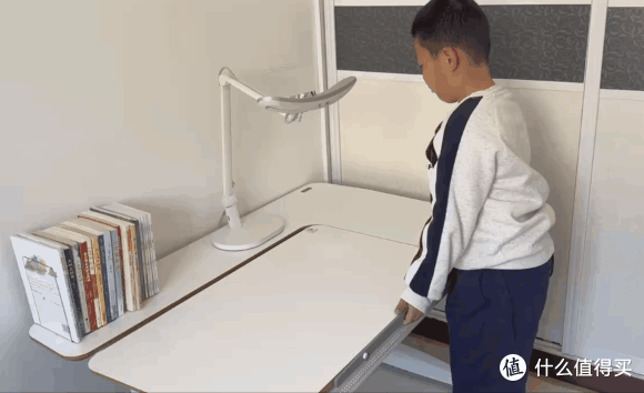护眼护脊真香警告!娃的学习生活好伙伴,大将作儿童成长桌椅分享