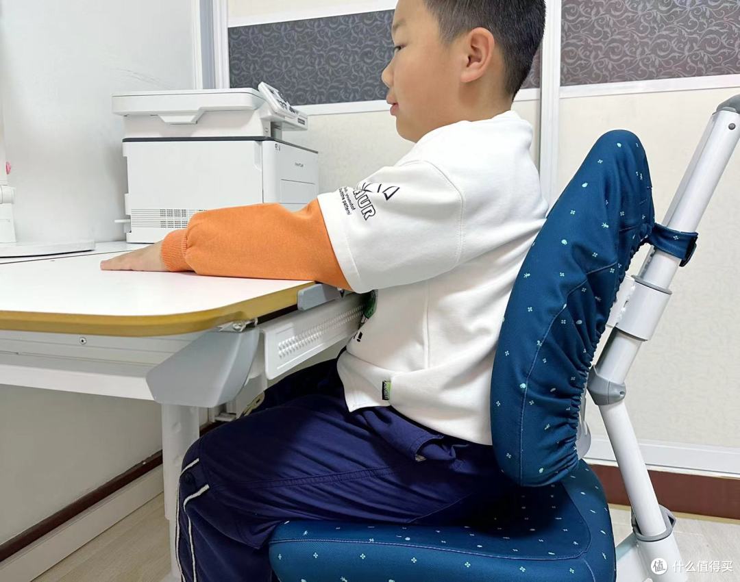 护眼护脊真香警告!娃的学习生活好伙伴,大将作儿童成长桌椅分享
