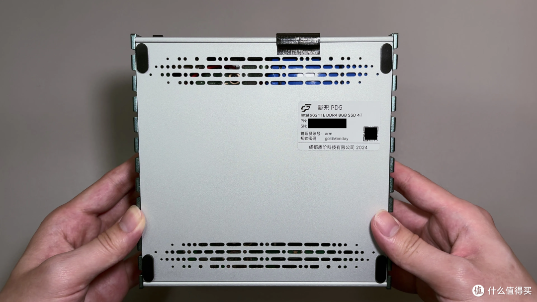 被动散热+全闪存储+UPS，蜀兜 NAS PD5 开箱评测：是否值得入手？