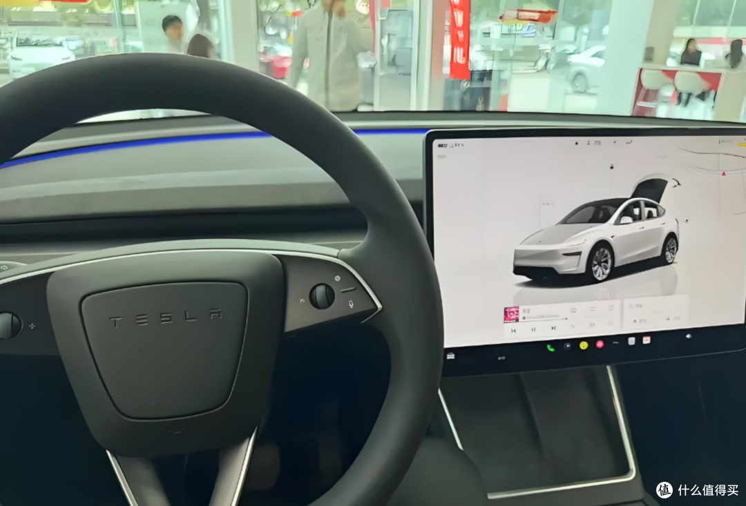 新款特斯拉Model Y试完,我劝你冷静