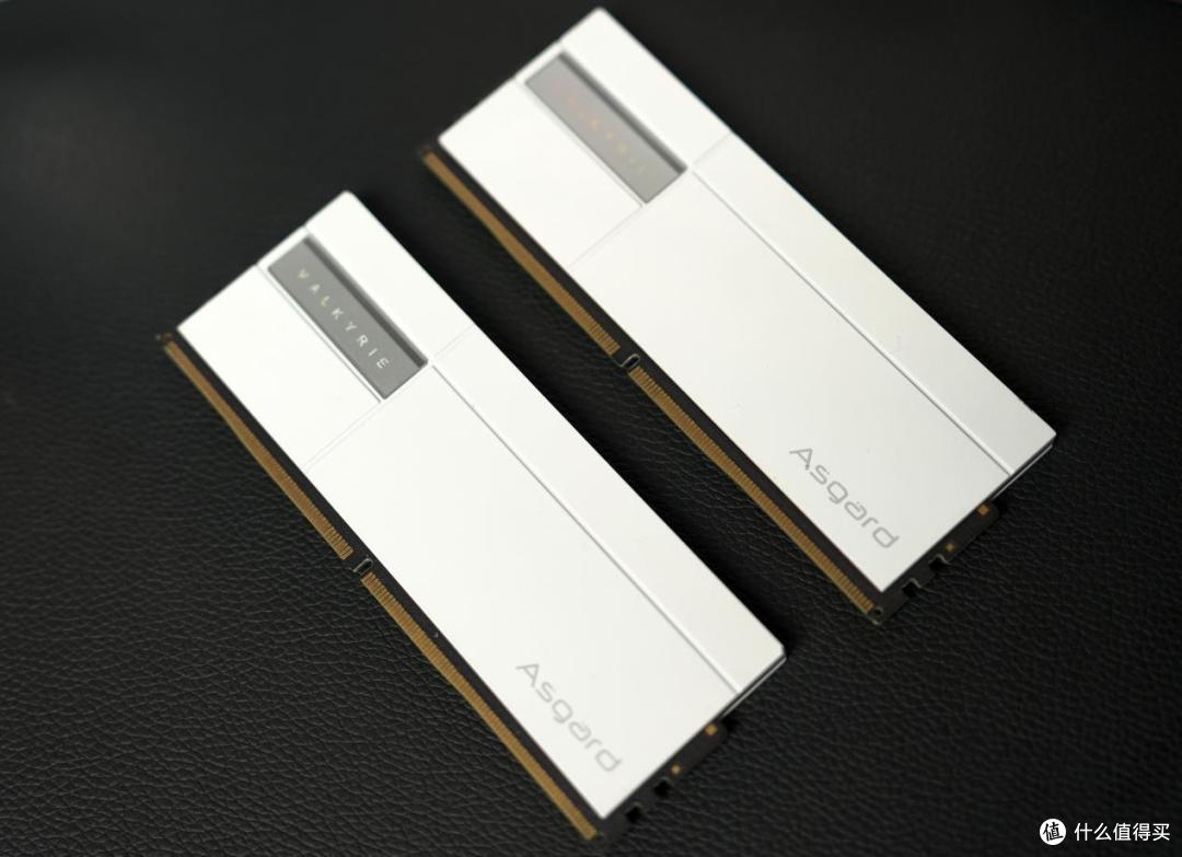 技嘉Z890冰雕主板+ Ultra 7+5060Ti装机，全白平台这样配才稳!
