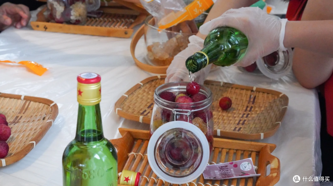 ​春日杨梅冰酿：酸甜交织的味蕾盛宴