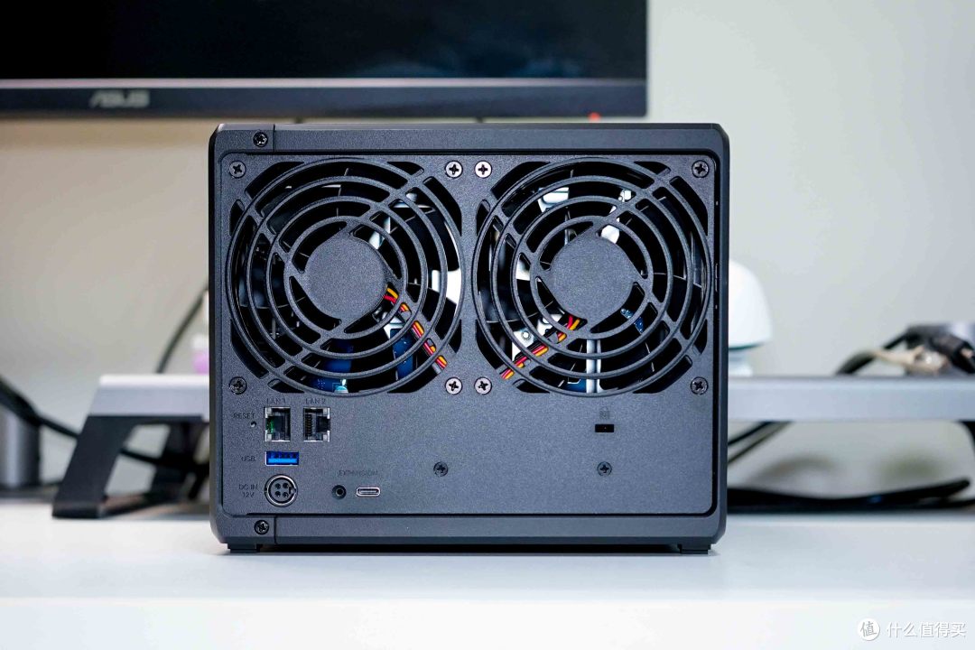 还原新品NAS的真实面丨群晖DS925+硬件方案与硬盘规则解析