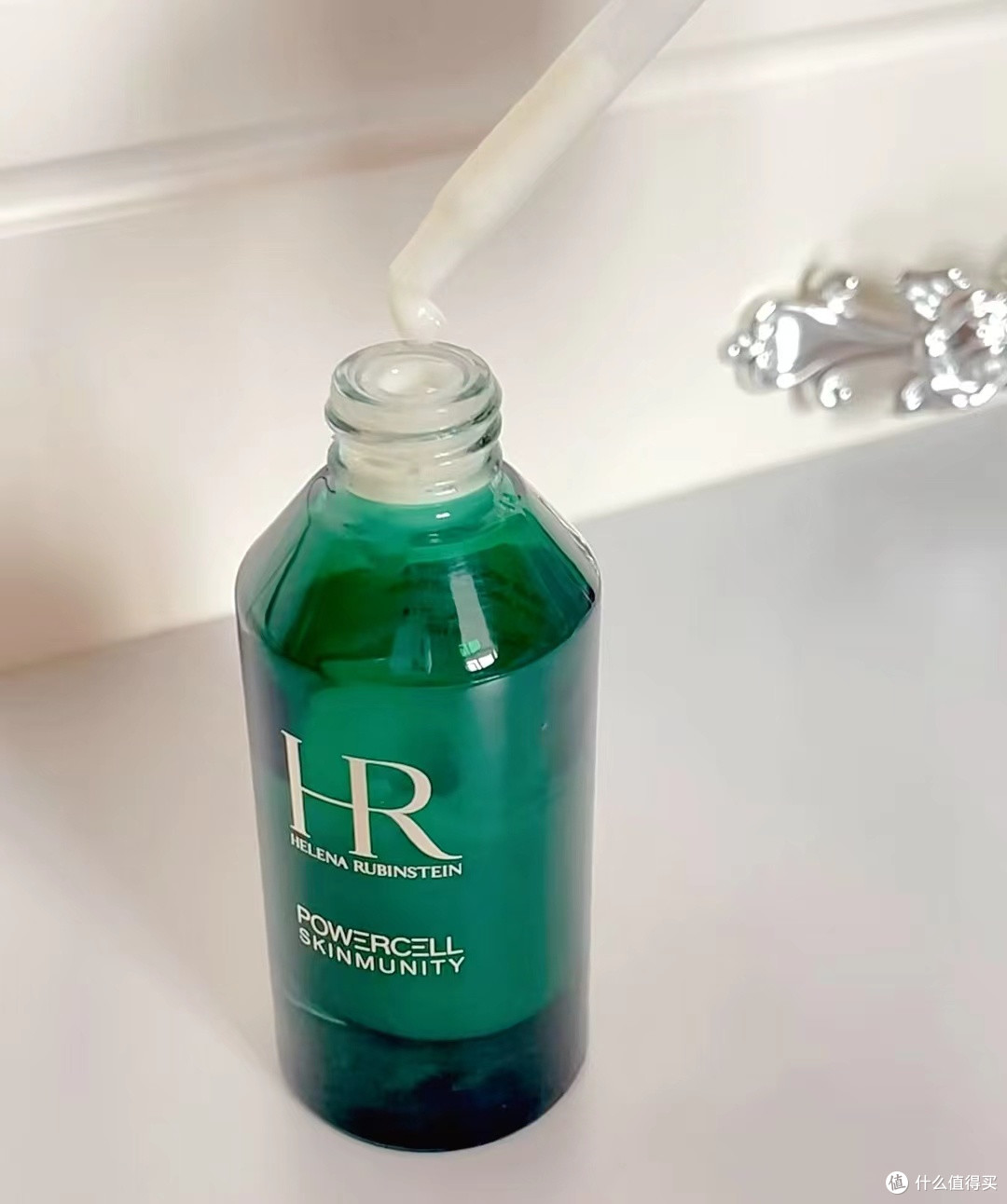赫莲娜 绿宝瓶精华露：修护界的大热门，到底值不值得入手？