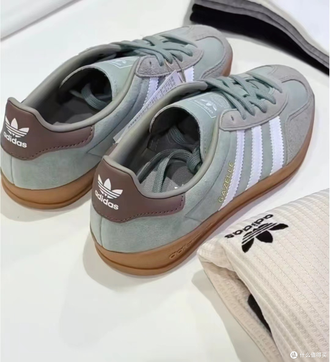 经典设计,绿灰配色:adidas Originals GAZELLE INDOOR 板鞋