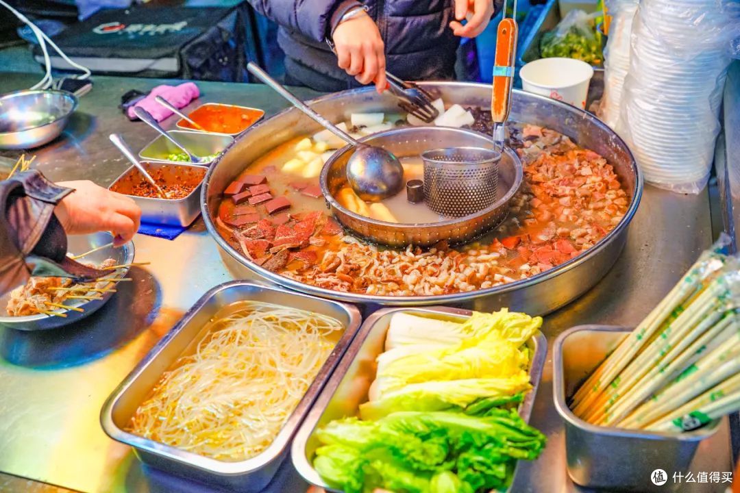 带着最魔性的口音，这座小城又占领美食高地啦！