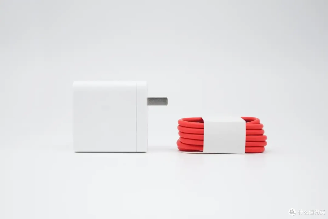 评测小屏旗舰一加 13T,性能小钢炮,骁龙8至尊版+6260mAh