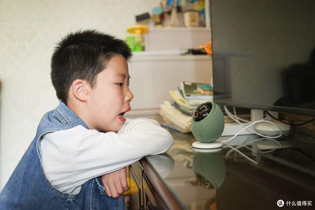 华为智选海雀雀蛋Max，具身智能重塑家庭看护标杆