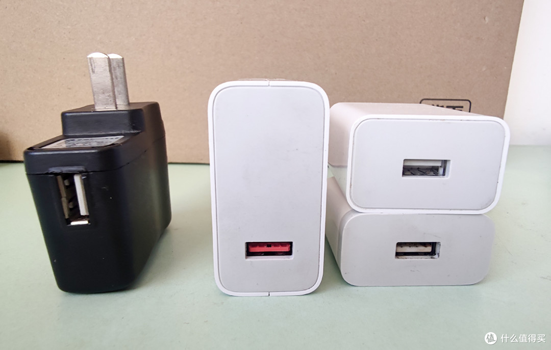 不是成品桌面充电站买不起,而是充电模块更有性价比