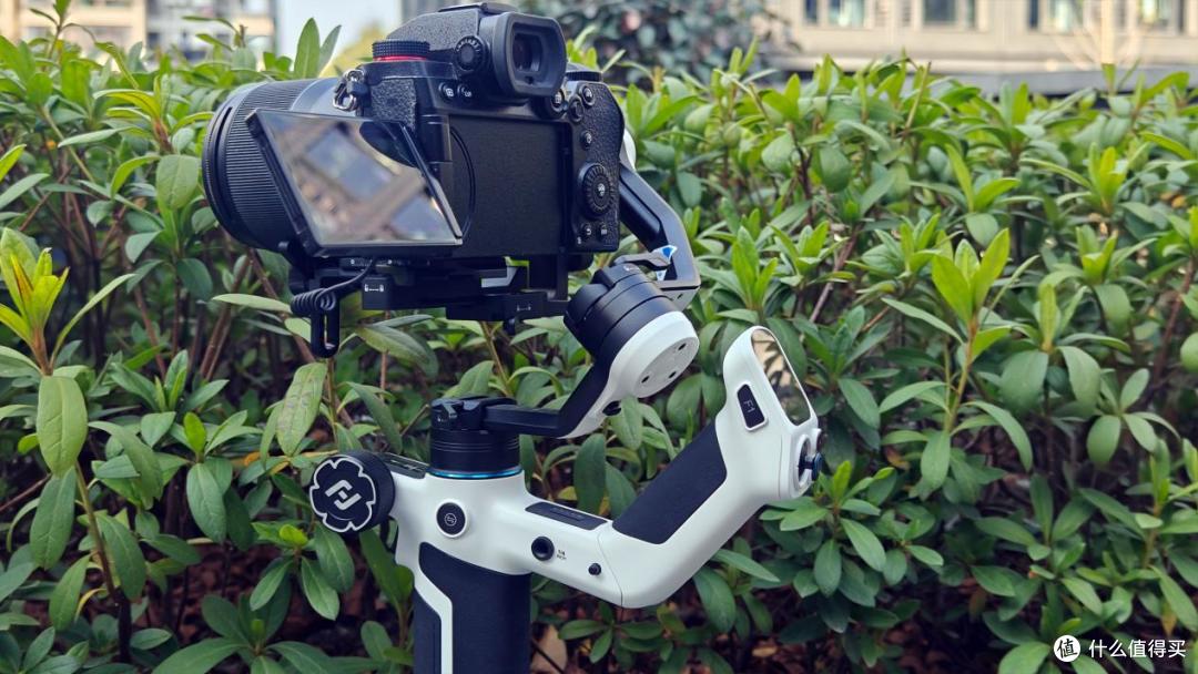 飞宇SCORP Mini 3 Pro稳定器评测: 设计体验再次升级