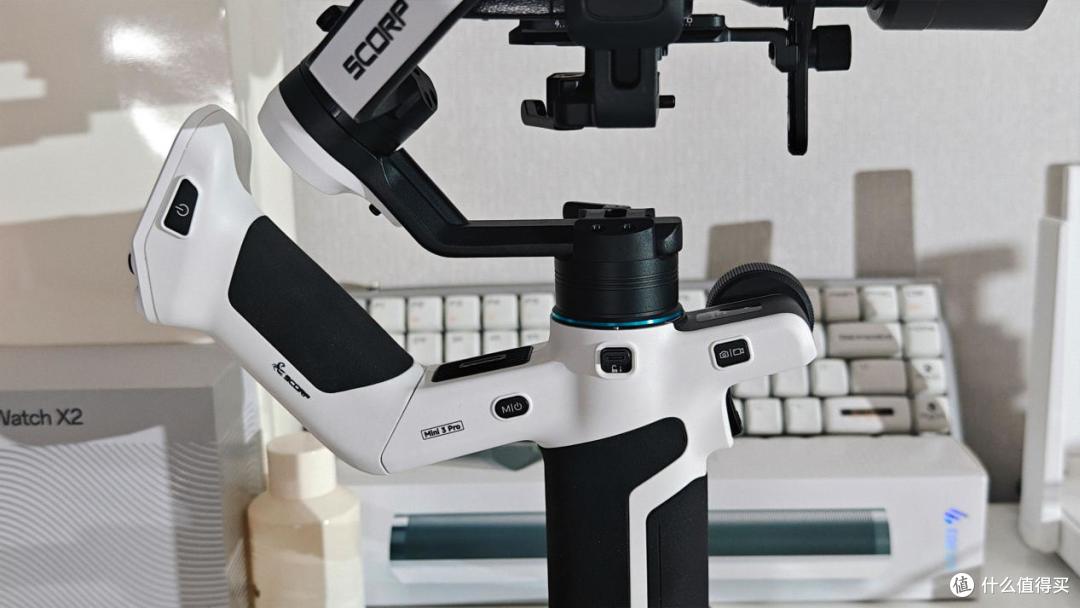 飞宇SCORP Mini 3 Pro稳定器评测: 设计体验再次升级