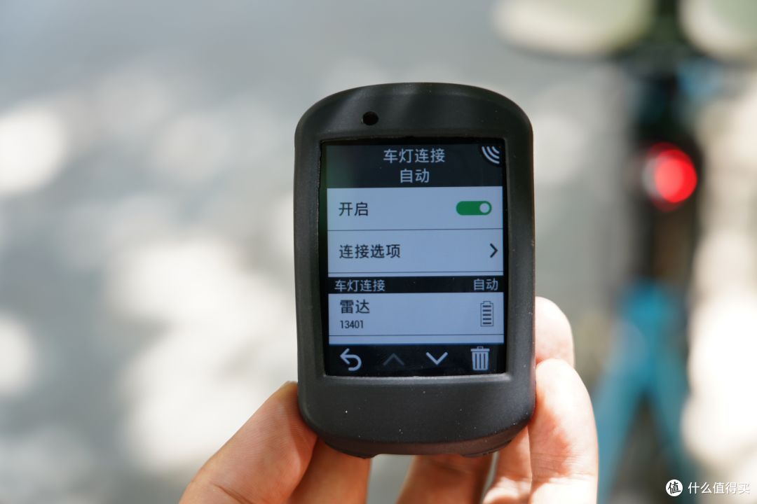把骑行安全系数拉满的背后之眼-迈极炫SEEMEE R300智能雷达尾灯。