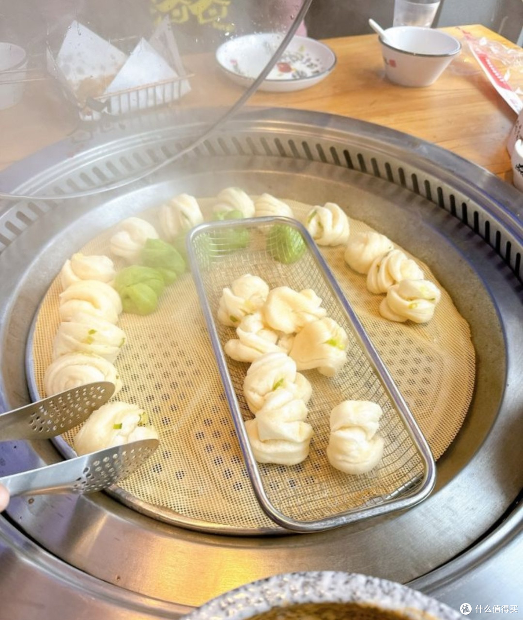 去东北首选美食,东北铁锅炖大鹅的独特风味。