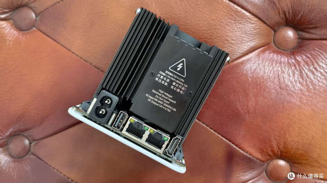 摆上桌面会更好看?用零刻ME mini,带你玩转主流NAS系统!