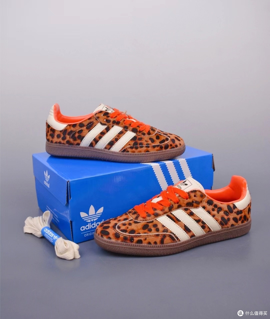 复古与时尚的豹力碰撞：adidas Originals SAMBA OG 豹纹棕色 