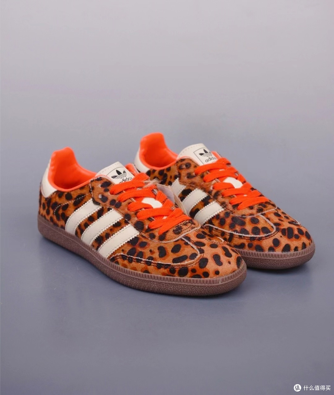 复古与时尚的豹力碰撞：adidas Originals SAMBA OG 豹纹棕色 