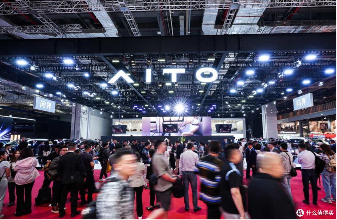 问界成车展顶流,张兴海的“用户思维”在这一刻具象化了