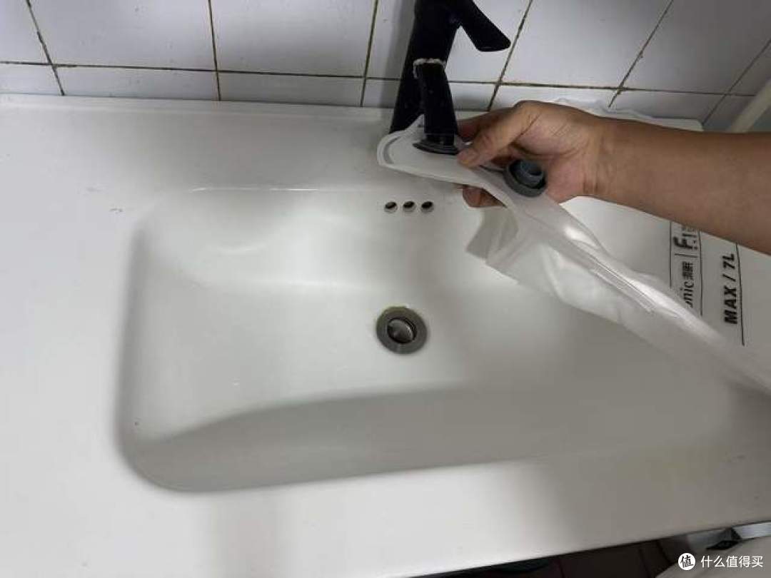 吊打传统枕头,添眠水气浮力枕F1开箱测评