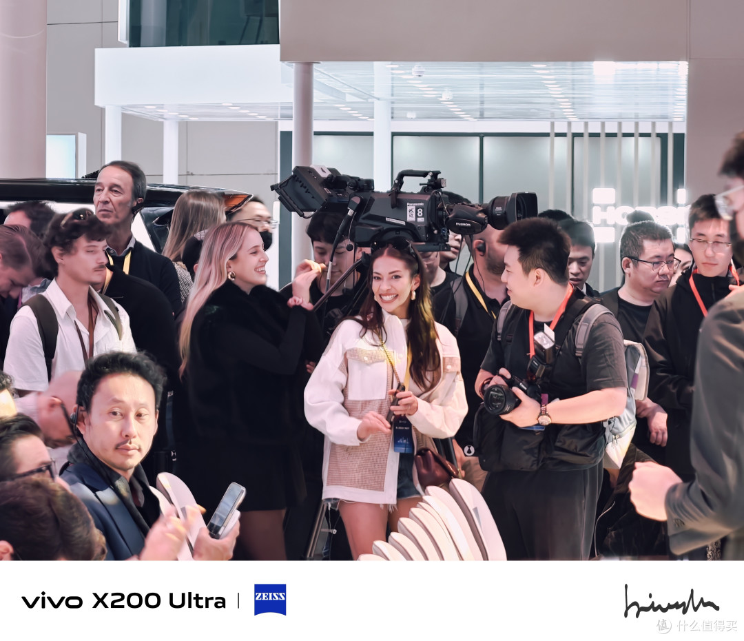vivo X200 Ultra 简测：重塑手机摄影边界的全能旗舰？