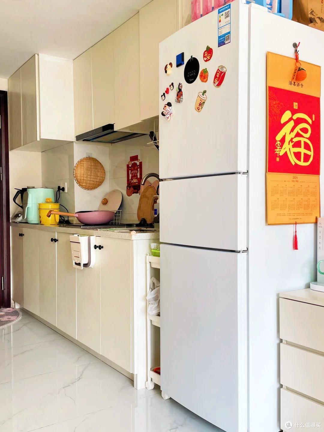 香港一姑娘火了,工作二十年,不买包不逛街,攒下8㎡小屋,晒晒