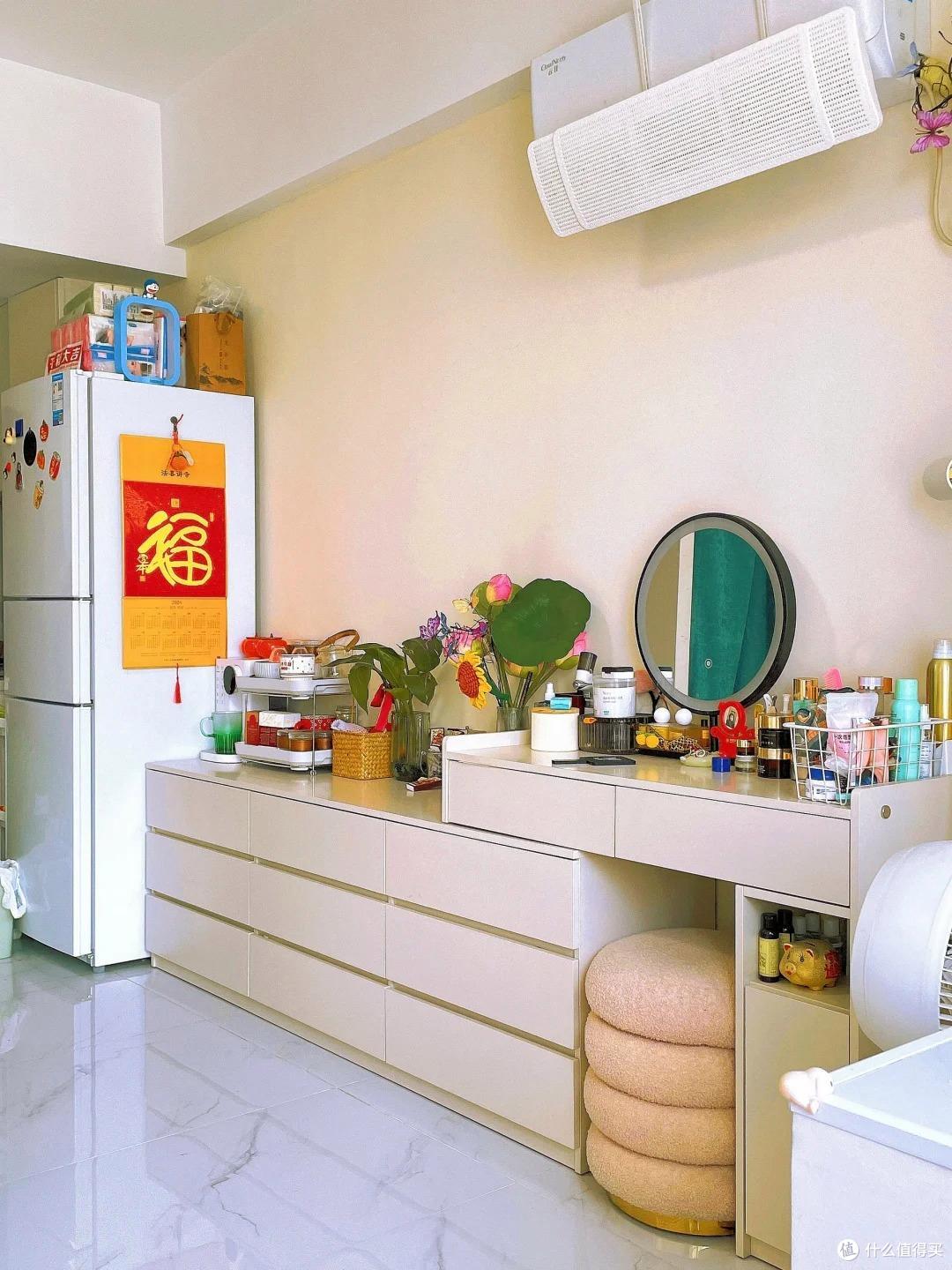 香港一姑娘火了,工作二十年,不买包不逛街,攒下8㎡小屋,晒晒