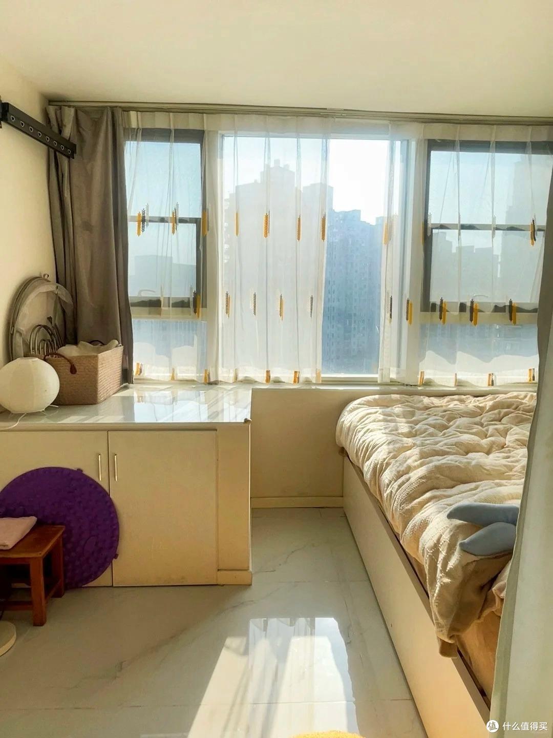香港一姑娘火了,工作二十年,不买包不逛街,攒下8㎡小屋,晒晒