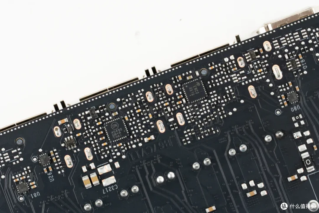 耕升 GeForce RTX 5060 Ti 踏雪 X3 OC 甜点级显卡开箱测评