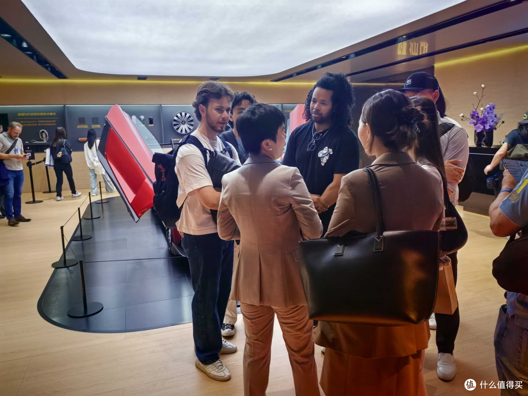 从上海车展看中国汽车崛起,仰望U8L让中国人感到骄傲