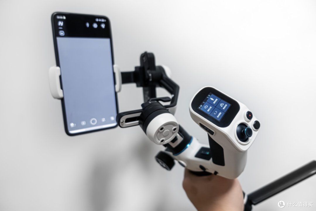 飞宇蝎子Mini 3 Pro稳定器:相机手机通吃,四合一的专业级手持云台