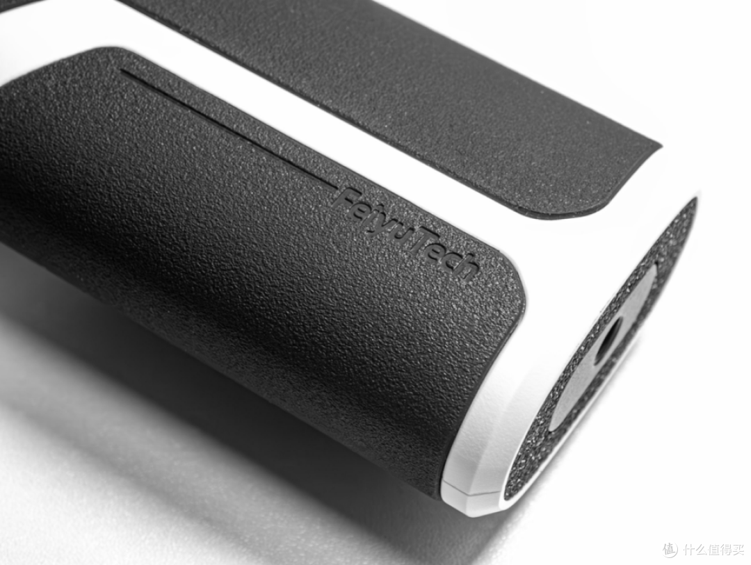 飞宇蝎子Mini 3 Pro稳定器:相机手机通吃,四合一的专业级手持云台