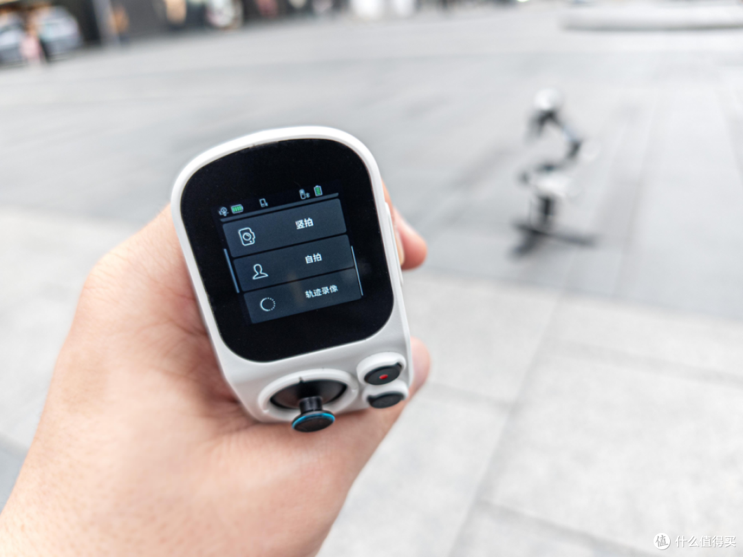 飞宇蝎子Mini 3 Pro稳定器:相机手机通吃,四合一的专业级手持云台