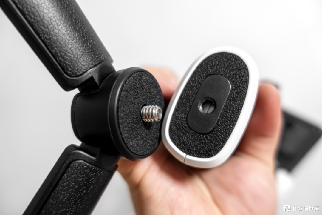 飞宇蝎子Mini 3 Pro稳定器:相机手机通吃,四合一的专业级手持云台