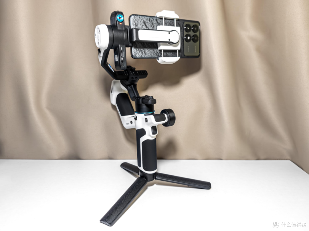 飞宇蝎子Mini 3 Pro稳定器:相机手机通吃,四合一的专业级手持云台