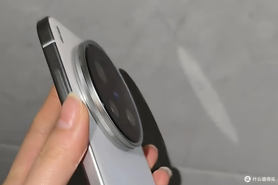 vivo X200 Ultra发布一周,用户党真实评价,毁誉不一