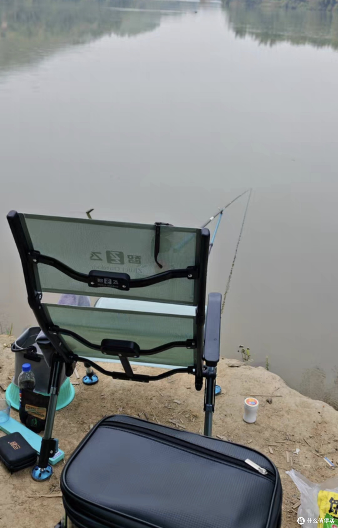 智飞钓椅:连接人与自然的情感纽带